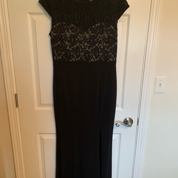 Rephyllis gown - Picture 4 of 4